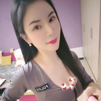 胸大的健身美女